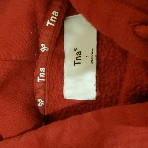 Aritzia TNA boyfriend hoodie - Picture 2 of 2